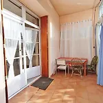 Le Petit Paradis, T3, Wifi, Parking, Veranda アパート *