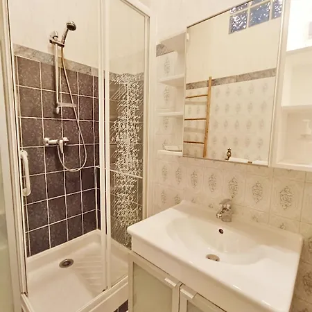 Апартаменты Le Petit Paradis, T3, Wifi, Parking, Veranda *